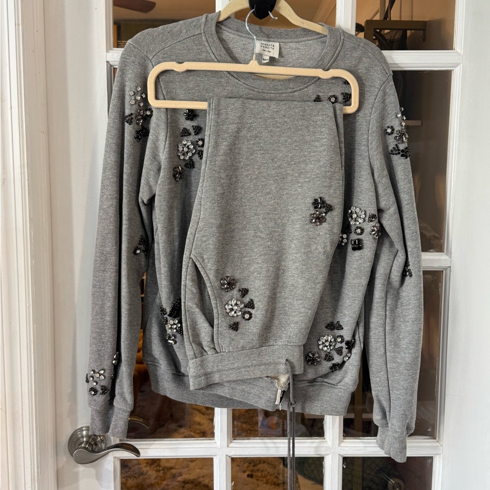 Hemant and Nandita Gray Embellished Crewneck Sweatshirt set - Picture 2 of 7